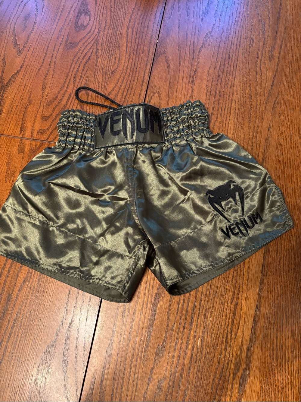 NWT venum classic muay thai mens shorts S khaki black